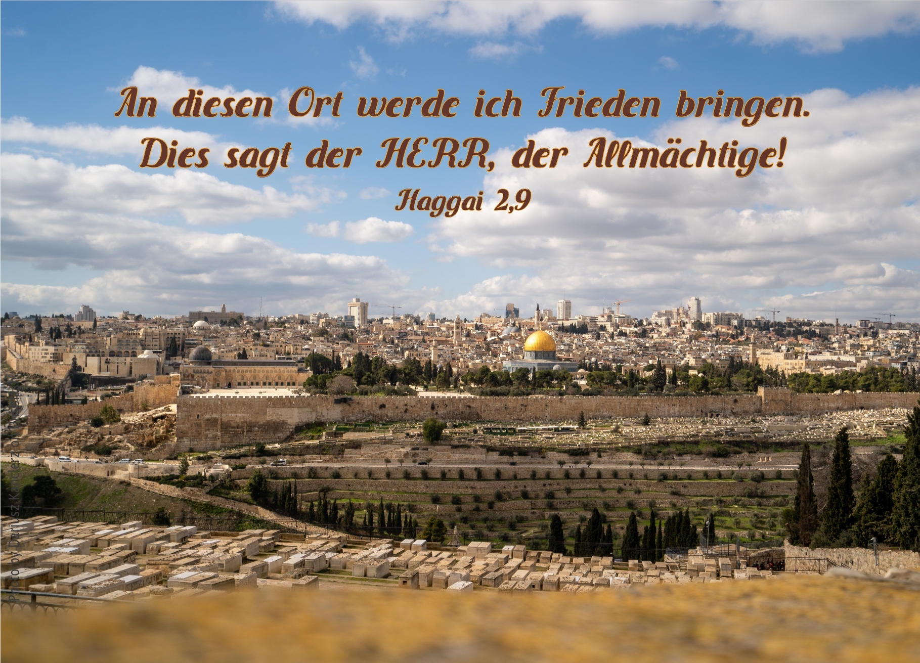 alt="Jerusalem_mit_Tempelberg_erwartet_bibelhoerbuch_Haggai"