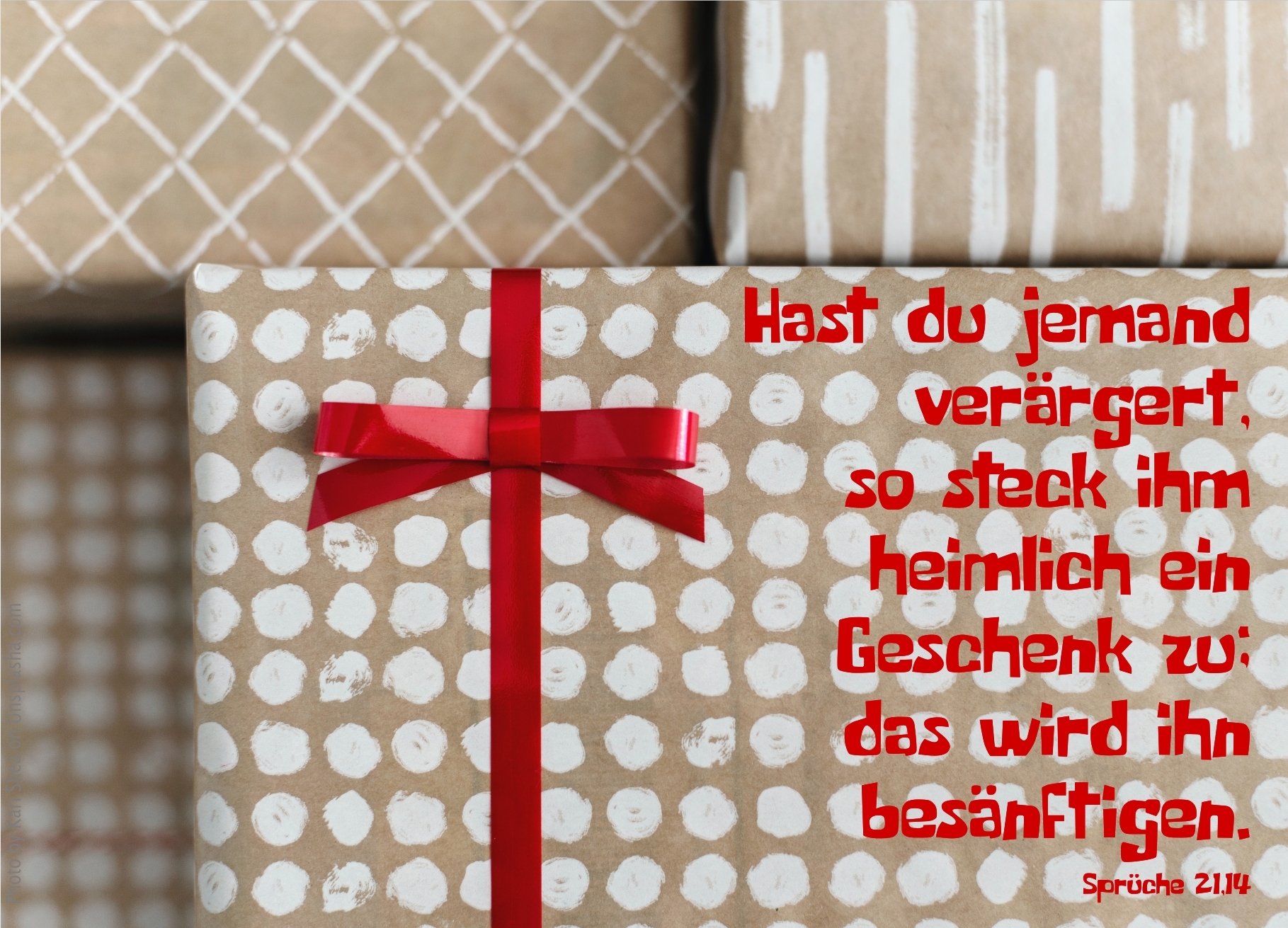 alt="verpackte_geschenke_erwartet_bibelhoerbuch_liebe_vor_freiheit"